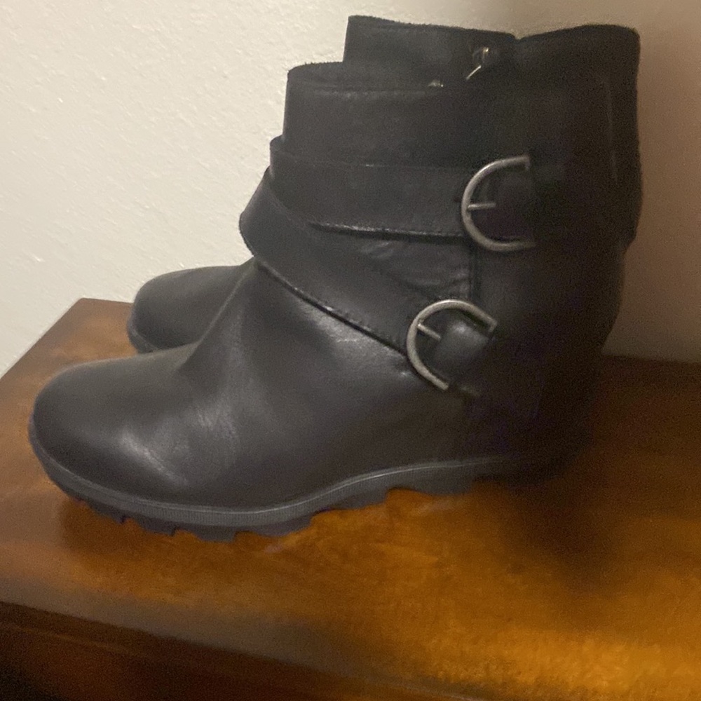 Sorel Joan of artic wedges size 10.5